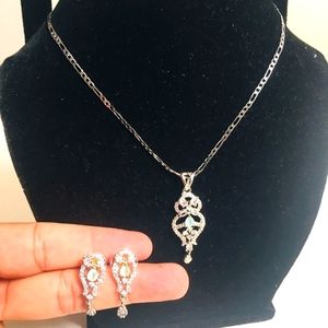 Indian 1 carat pendent set
